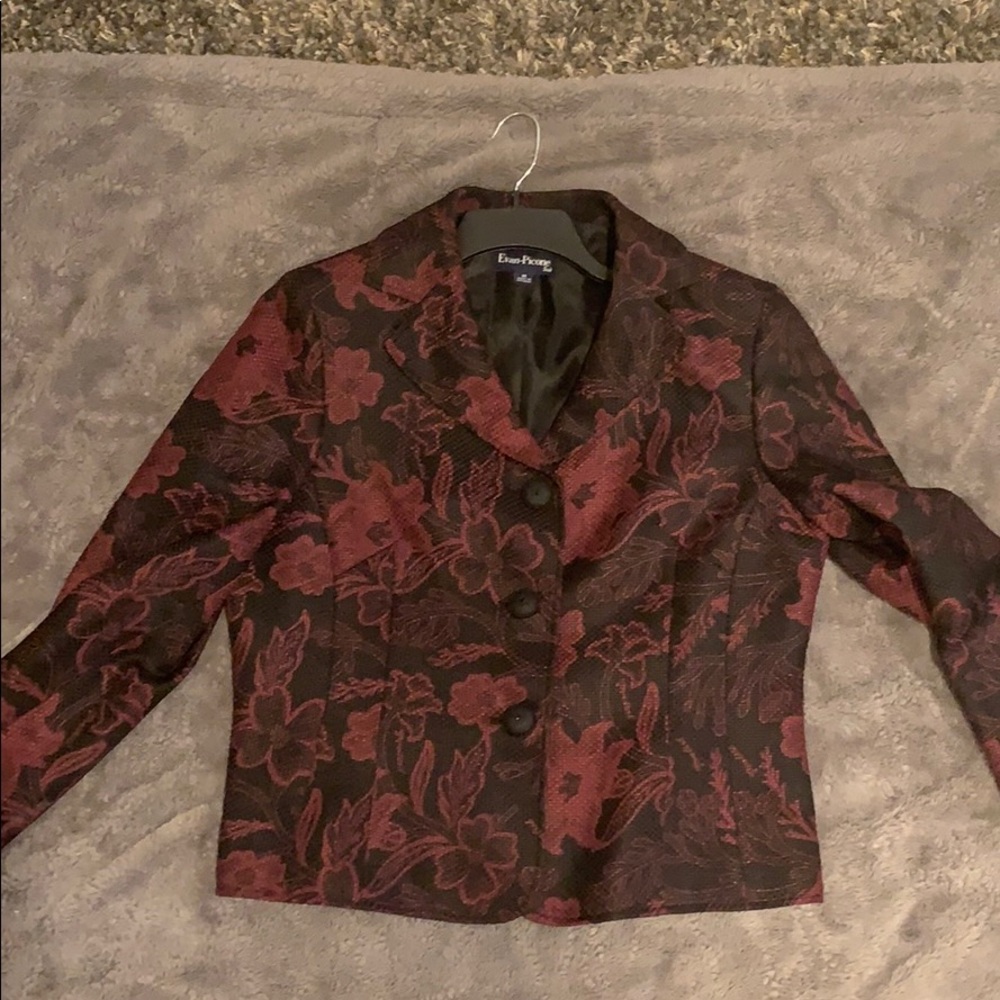 Suit size 14 jacket with size 16 skirt